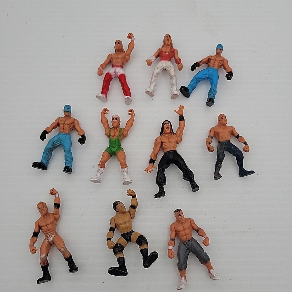 WWE/WWW mini wrestlers lot of 10
